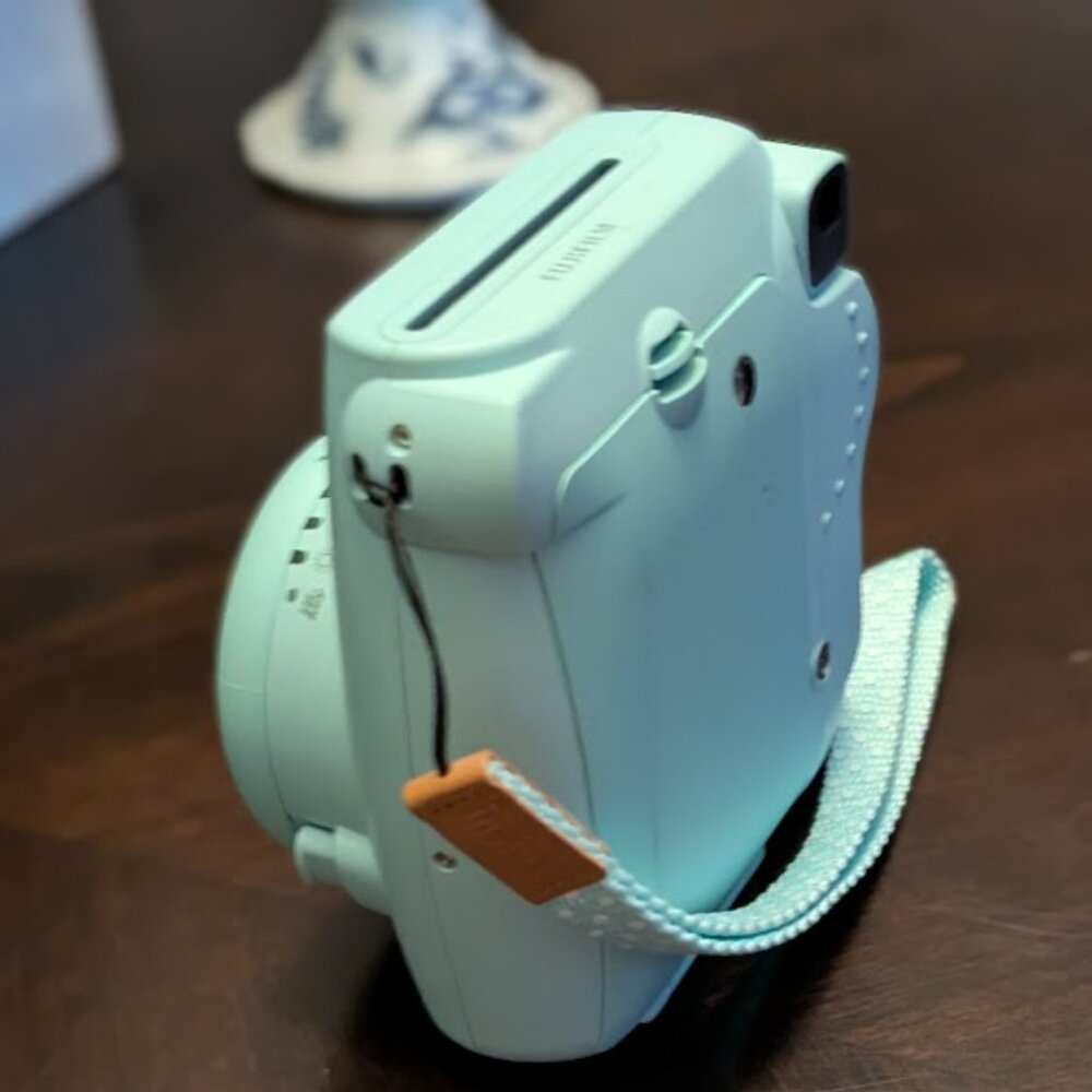 O2 FUJIFILM INSTAX Mini 9 Instant Camera - Picture 5 of 13